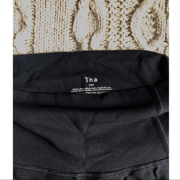 Aritzia TNA “Tecuya” Pant high rise legging - Picture 4 of 6